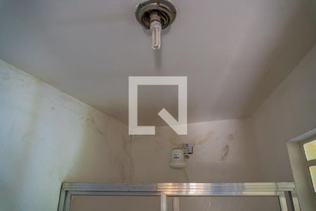 Casa à venda com 380m², 4 quartos e 4 vagasBanheiro de serviço