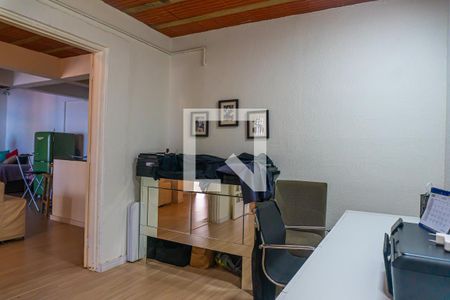 Casa à venda com 380m², 4 quartos e 4 vagasEscritório