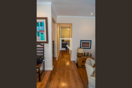 Casa à venda com 380m², 4 quartos e 4 vagasCorredor