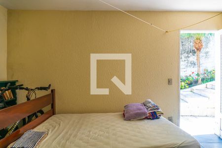 Casa à venda com 380m², 4 quartos e 4 vagasQuarto de Serviço