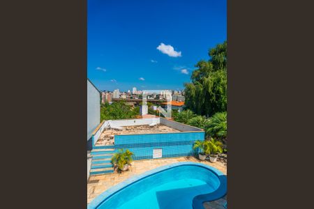 Casa à venda com 380m², 4 quartos e 4 vagasSuíte 1