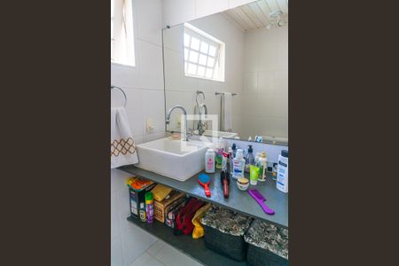 Casa à venda com 380m², 4 quartos e 4 vagasBanheiro da Suíte 1