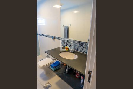 Casa à venda com 380m², 4 quartos e 4 vagasBanheiro Social 2