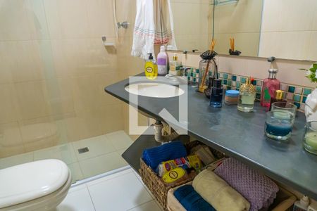 Casa à venda com 380m², 4 quartos e 4 vagasBanheiro Social