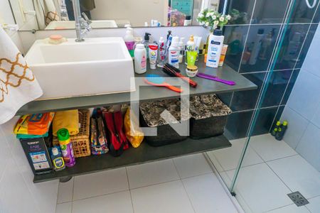 Casa à venda com 380m², 4 quartos e 4 vagasBanheiro da Suíte 1