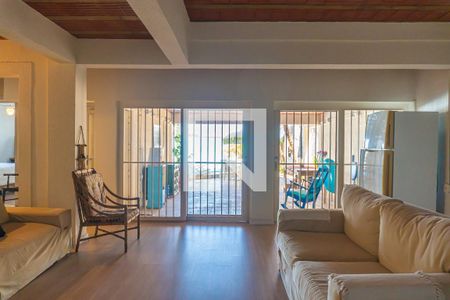 Casa à venda com 380m², 4 quartos e 4 vagasSalão