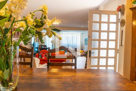 Casa à venda com 380m², 4 quartos e 4 vagasSala