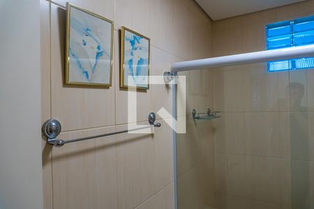 Casa à venda com 380m², 4 quartos e 4 vagasBanheiro Social