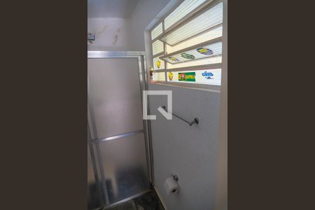 Casa à venda com 380m², 4 quartos e 4 vagasBanheiro de serviço