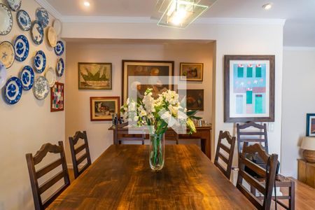 Casa à venda com 380m², 4 quartos e 4 vagasSala