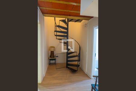 Casa à venda com 380m², 4 quartos e 4 vagasCorredor