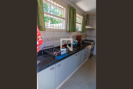 Casa à venda com 380m², 4 quartos e 4 vagasCozinha