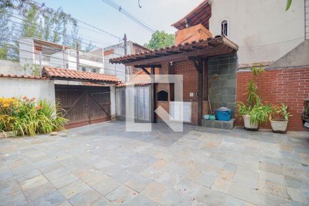 Casa à venda com 179m², 2 quartos e 5 vagasQuintal 