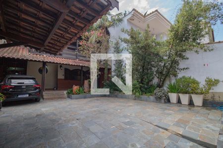 Casa à venda com 179m², 2 quartos e 5 vagasQuintal 