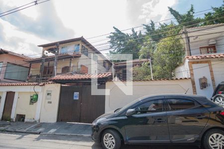 Casa à venda com 179m², 2 quartos e 5 vagasFachada 