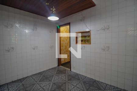 Casa à venda com 179m², 2 quartos e 5 vagasCozinha 