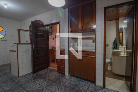 Casa à venda com 179m², 2 quartos e 5 vagasCozinha 