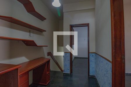 Casa à venda com 179m², 2 quartos e 5 vagasCorredor da Escada 