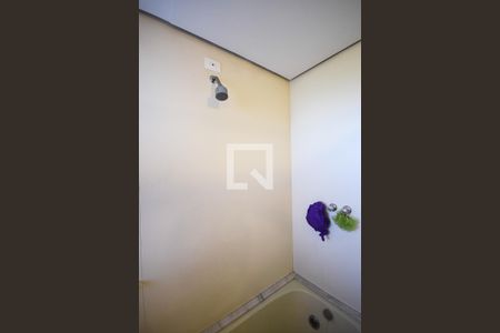 Apartamento à venda com 140m², 3 quartos e 2 vagasChuveiro do banheiro da suíte