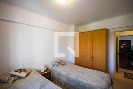 Apartamento à venda com 140m², 3 quartos e 2 vagasQuarto 2