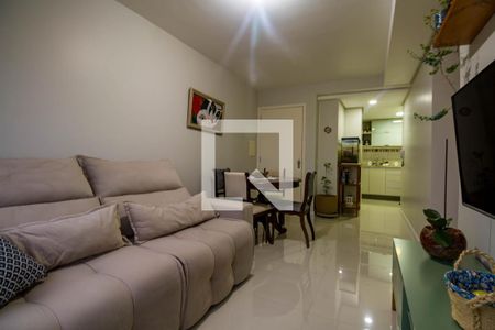 Sala de casa de condomínio à venda com 2 quartos, 56m² em Hípica, Porto Alegre