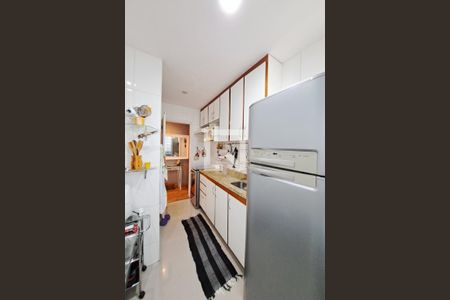 Apartamento à venda com 120m², 2 quartos e 2 vagas Apartamento à venda com 120m², 2 quartos e 2 vagasCozinha