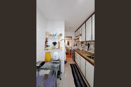 Apartamento à venda com 120m², 2 quartos e 2 vagas Apartamento à venda com 120m², 2 quartos e 2 vagasCozinha