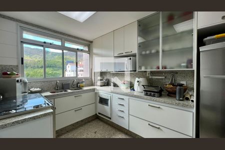 Apartamento à venda com 320m², 4 quartos e 4 vagasCozinha