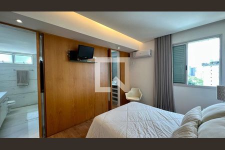 Apartamento à venda com 320m², 4 quartos e 4 vagasSuíte