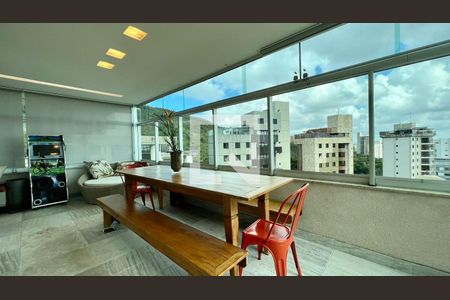 Apartamento à venda com 320m², 4 quartos e 4 vagasTerraço