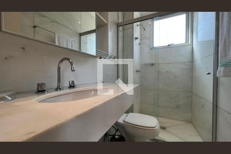 Apartamento à venda com 320m², 4 quartos e 4 vagasBanheiro social