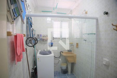 Banheiro de apartamento para alugar com 1 quarto, 45m² em Nova Mirim, Praia Grande