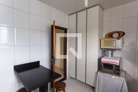 Casa à venda com 162m², 5 quartos e 3 vagasCozinha 