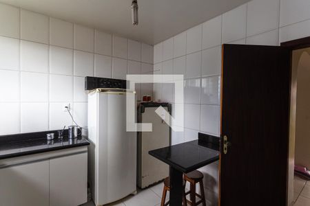 Casa à venda com 162m², 5 quartos e 3 vagasCozinha 