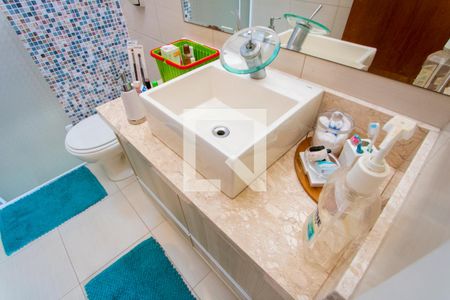 Casa à venda com 205m², 3 quartos e 4 vagasBanheiro do quarto 1