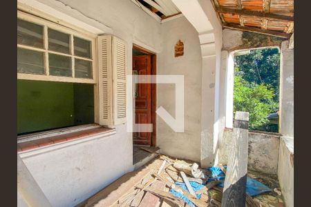 Casa à venda com 130m², 3 quartos e 2 vagas Casa à venda com 130m², 3 quartos e 2 vagasVaranda