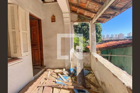 Casa à venda com 130m², 3 quartos e 2 vagas Casa à venda com 130m², 3 quartos e 2 vagasVaranda