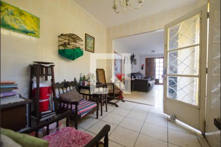 Casa à venda com 255m², 4 quartos e 4 vagasSala