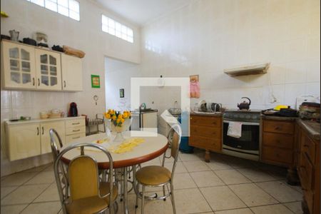 Casa à venda com 255m², 4 quartos e 4 vagasCozinha 2