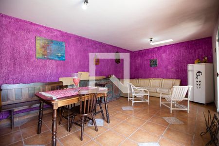 Casa à venda com 360m², 4 quartos e 3 vagasQuintal - Salão