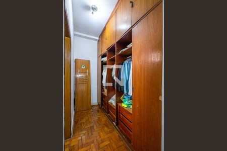 Casa à venda com 360m², 4 quartos e 3 vagasSuíte 2 - Closet