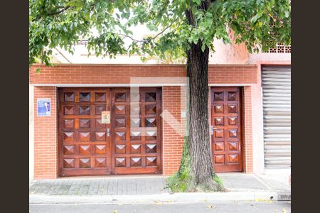 Casa à venda com 112m², 3 quartos e 2 vagas Casa à venda com 112m², 3 quartos e 2 vagasFachada