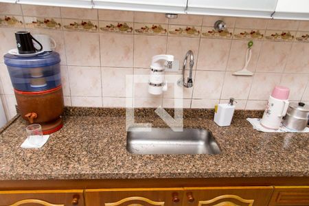 Casa à venda com 112m², 3 quartos e 2 vagas Casa à venda com 112m², 3 quartos e 2 vagasCozinha