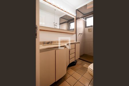 Apartamento à venda com 350m², 4 quartos e 3 vagasBanheiro Quarto 2 - Suíte