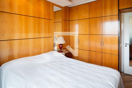 Apartamento à venda com 350m², 4 quartos e 3 vagasQuarto 2 - Suíte