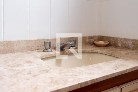 Apartamento à venda com 350m², 4 quartos e 3 vagasBanheiro Quarto 3 - Suíte