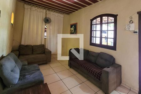 Casa à venda com 90m², 3 quartos e 3 vagas Casa à venda com 90m², 3 quartos e 3 vagasSala