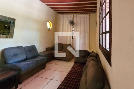 Casa à venda com 90m², 3 quartos e 3 vagas Casa à venda com 90m², 3 quartos e 3 vagasSala