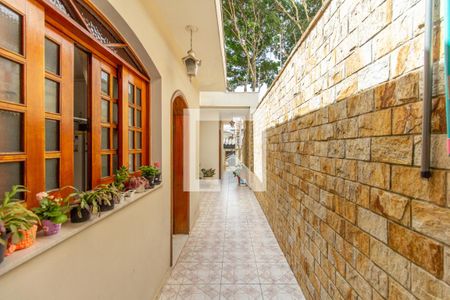 Casa à venda com 190m², 4 quartos e 6 vagasCorredor Lateal
