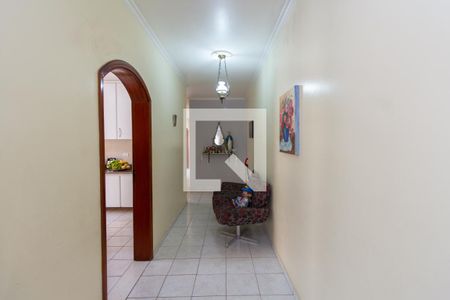 Casa à venda com 190m², 4 quartos e 6 vagasCorredor Sala/Cozinha